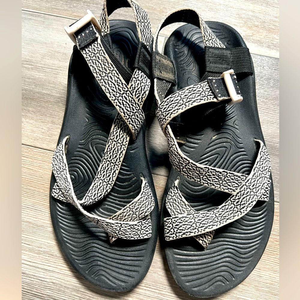 Chaco Women Sandals- W9‎